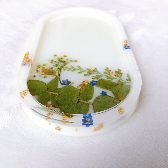 Floral jewelry tray, handmade, pressed florals, 7.5"x3.8"x.6" - Picture 3 of 7